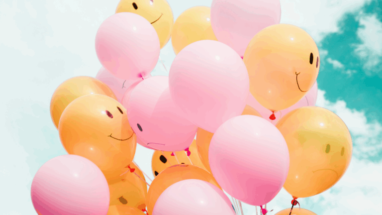 The role of risk sentiment in trading US indices and forex pairs